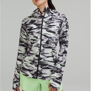 Lululemon Women Mist Over Windbreaker Jacket  size 8